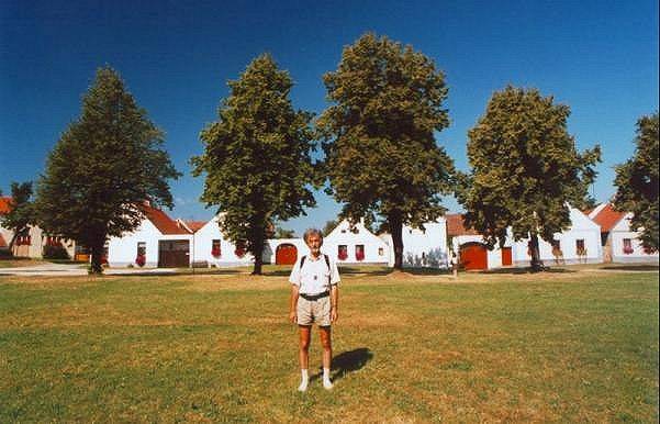 Hola�ovick� centrum