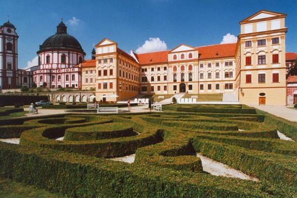 Jarom��ice nad Rokytnou -
Versailles Vyso�iny