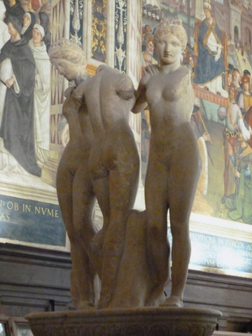 Tri Gr�cie v Libreria Piccolomini