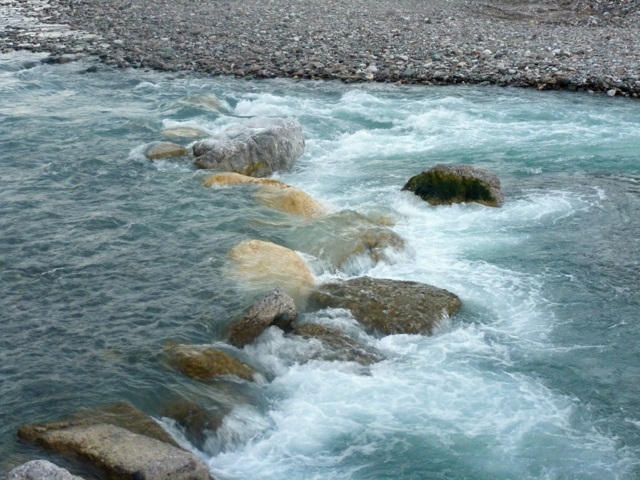 Spenen� voda torrente But ne�aleko Tolmezza