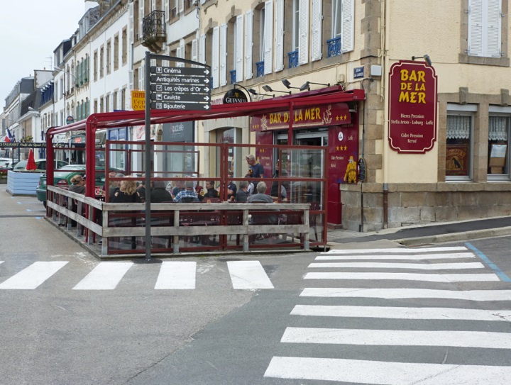 Bar de la Mer bol zaplnen� fan��ikmi futbalu